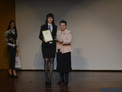Консультант Правовой школы Томникова Полина получила награду за активную работу по развитию добровольческой деятельности