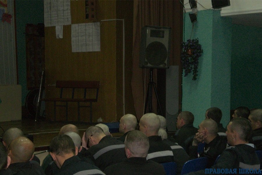 В исправительной колонии Владимира заключённым рассказали о противодействие терроризму
